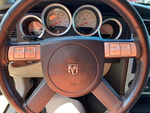 Used 2005 Dodge Magnum R/T w/ Convenience Group II image 32