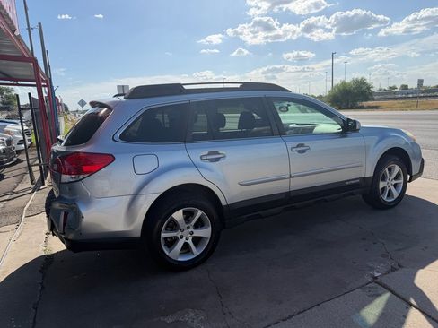 Used 2013 Subaru Outback 2.5i Premium w/ All-Weather Pkg AWD/4WD image 14