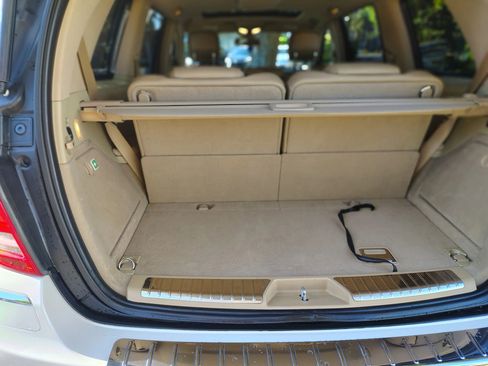 Used 2012 Mercedes-Benz GL 550 4MATIC image 21