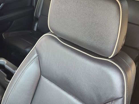 Used 2025 GMC Yukon XL Elevation AWD/4WD image 24