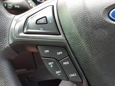 Used 2020 Ford Edge SE FWD image 22