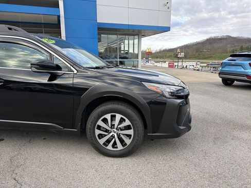 Used 2024 Subaru Outback Premium w/ Popular Package #1A image 2