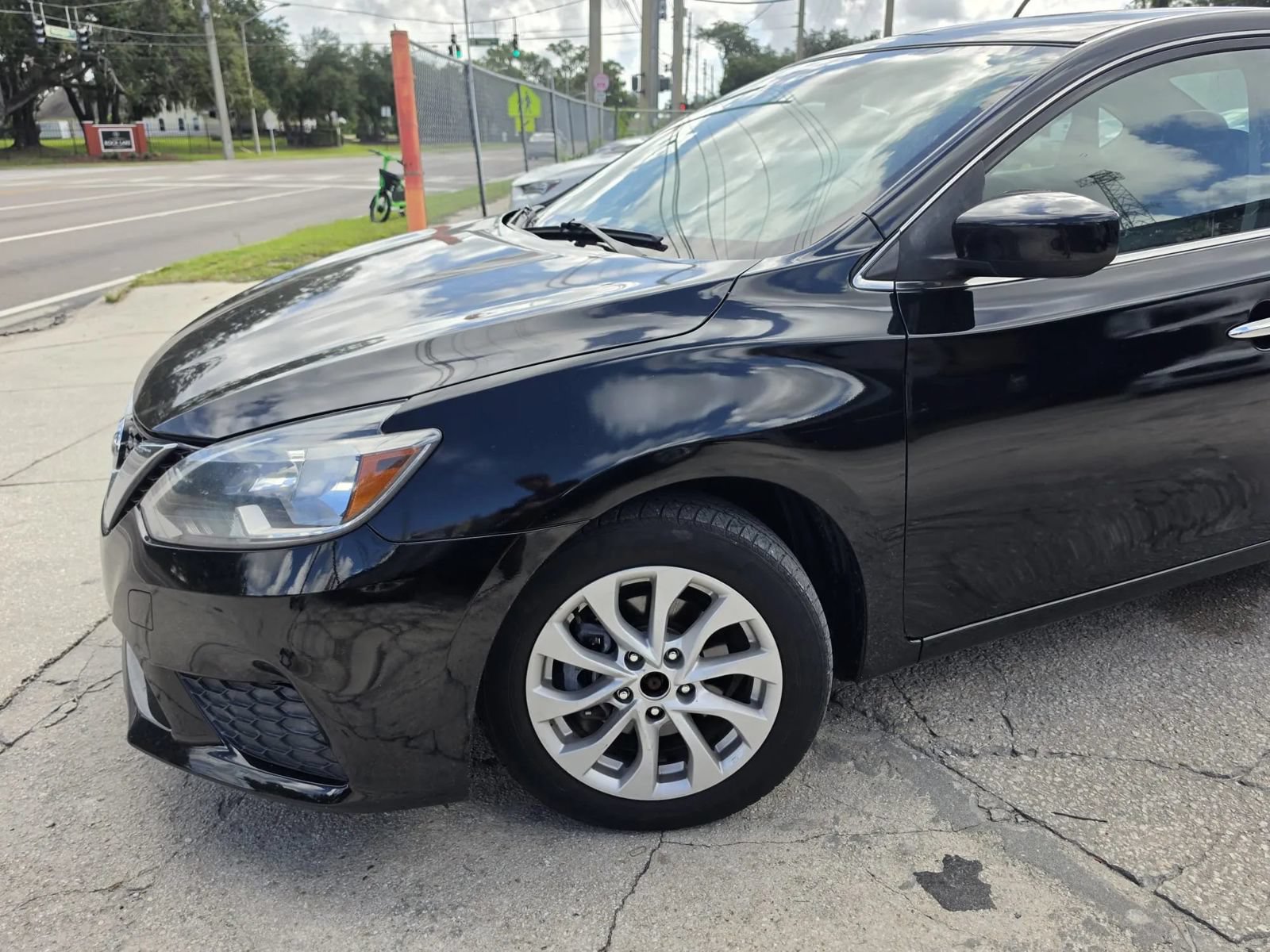 Used 2018 Nissan Sentra SV FWD image 4