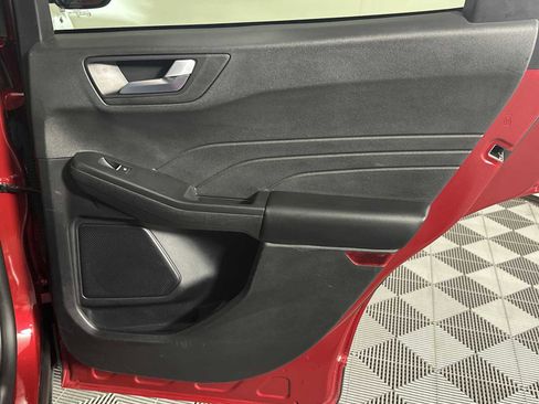 Used 2025 Ford Escape ST-Line image 19