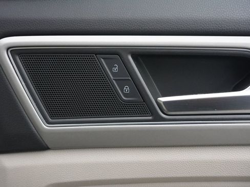 Used 2019 Volkswagen Atlas SEL R-Line AWD/4WD image 41