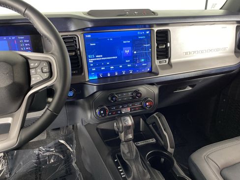 Used 2023 Ford Bronco Outer Banks image 38