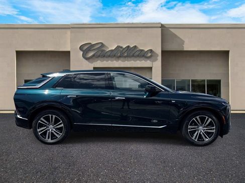 New 2026 Cadillac Lyriq Premium Luxury AWD/4WD image 5