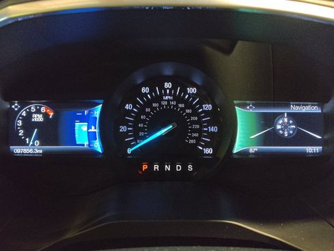 Used 2017 Ford Edge Titanium w/ Technology Package FWD image 23