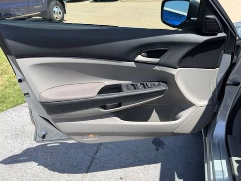 Used 2012 Honda Accord LX image 8