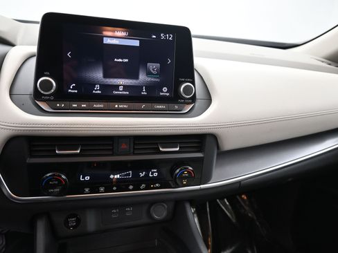 Certified 2024 Nissan Rogue SV image 18