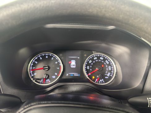 Used 2021 Toyota RAV4 LE FWD image 23