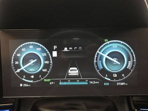 Used 2025 Hyundai Elantra SEL FWD image 16