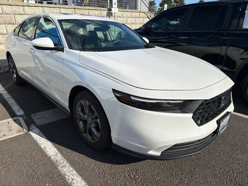 Used 2023 Honda Accord EX image 3