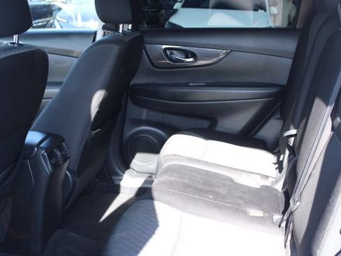 Used 2019 Nissan Rogue SV FWD image 37
