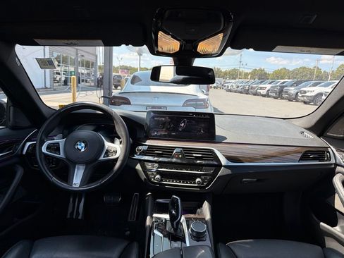 Used 2021 BMW 530i w/ M Sport Package RWD image 12