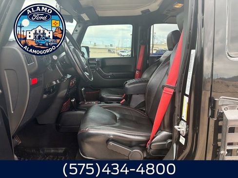 Used 2017 Jeep Wrangler Unlimited Rubicon AWD/4WD image 9