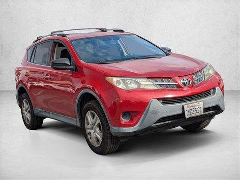Used 2015 Toyota RAV4 LE FWD image 4