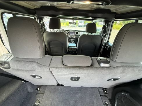 Used 2021 Jeep Wrangler Unlimited Sport AWD/4WD image 26