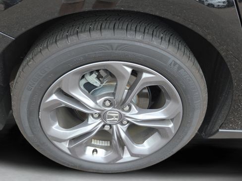 Certified 2023 Honda Accord EX image 32