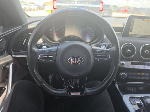 Used 2018 Kia Stinger GT2 AWD/4WD image 7