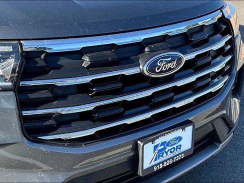 Certified 2025 Ford Explorer Active w/ Active Comfort Package AWD/4WD image 21