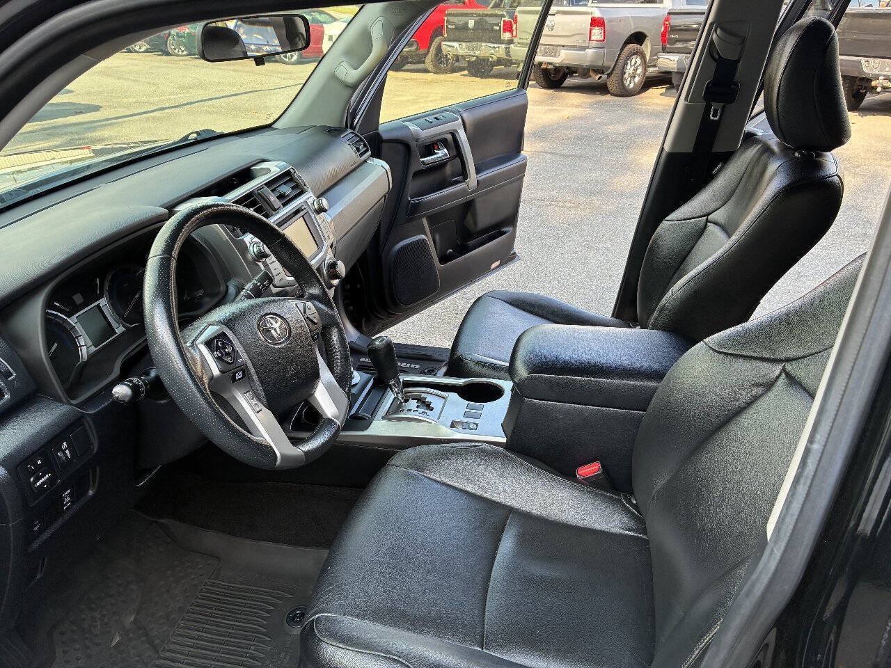 Used 2019 Toyota 4Runner SR5 AWD/4WD image 15