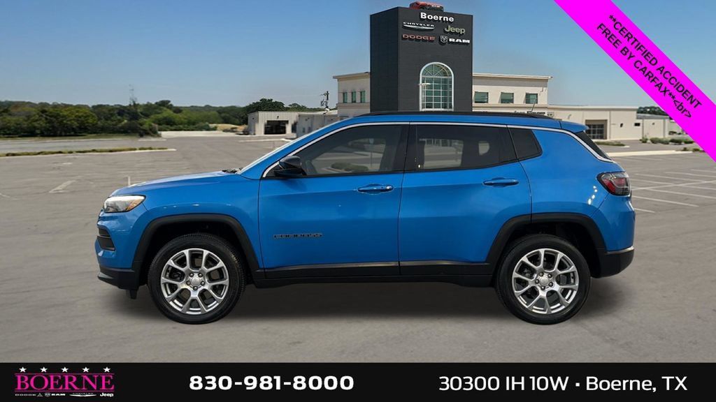 Used 2023 Jeep Compass Latitude w/ Sun and Sound Group AWD/4WD image 6