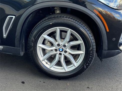 Certified 2022 BMW X5 xDrive40i w/ Premium Package image 12