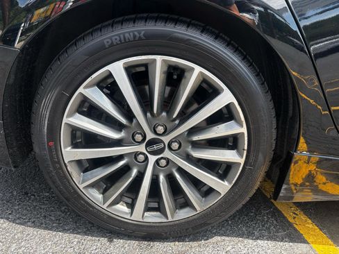 Used 2018 Lincoln MKZ Select w/ Select Plus Package AWD/4WD image 9