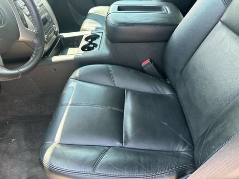 Used 2012 Chevrolet Avalanche LT w/ Suspension Package, Off-Road AWD/4WD image 35