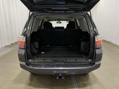 Used 2017 Toyota 4Runner SR5 image 12