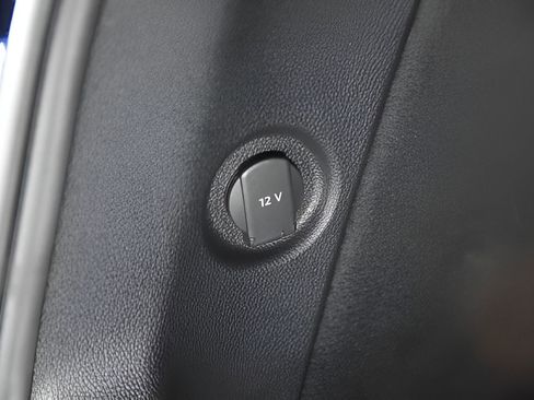 Used 2022 Porsche Macan image 33