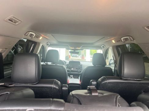 Used 2023 Nissan Pathfinder SL w/ SL Premium Package AWD/4WD image 9