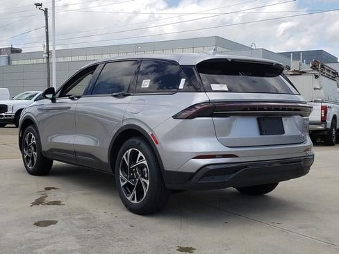 New 2026 Lincoln Nautilus Premier w/ Jet Appearance Package AWD/4WD image 7