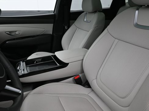 Certified 2025 Hyundai Tucson Limited image 11