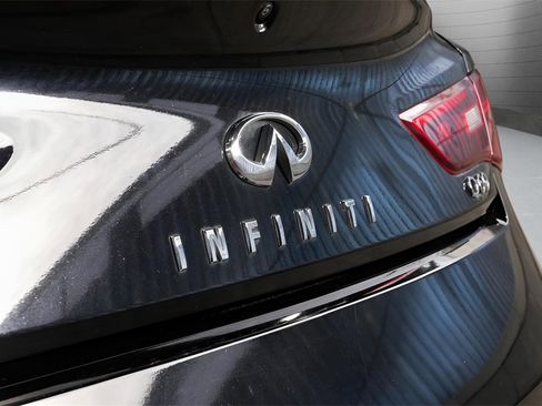 Used 2019 INFINITI Q60 3.0t Luxe w/ Essential Package image 17