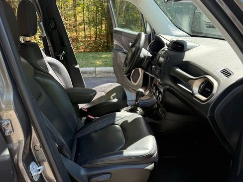 Used 2017 Jeep Renegade Limited AWD/4WD image 13