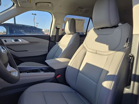 New 2026 Ford Explorer Active image 12