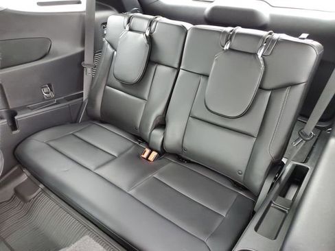 Used 2022 Ford Explorer XLT w/ Equipment Group 202A image 29