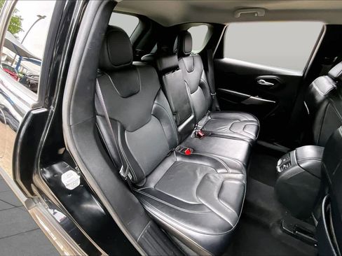 Used 2022 Jeep Cherokee Latitude Lux FWD image 20