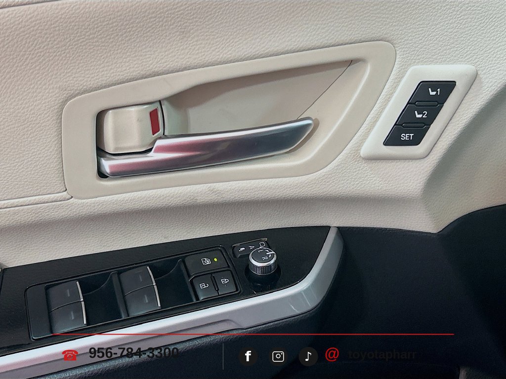 New 2026 Toyota Sienna Platinum AWD/4WD image 17