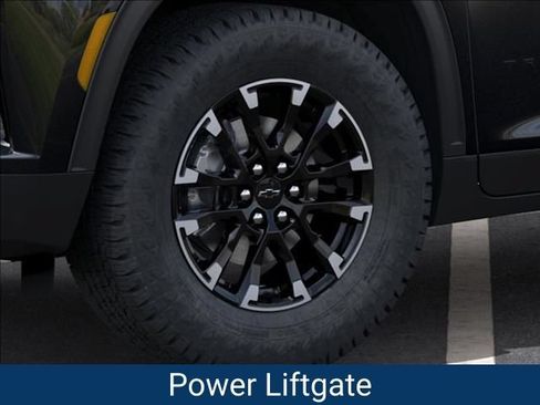 New 2026 Chevrolet Traverse Z71 w/ Driver Confidence Package AWD/4WD image 10