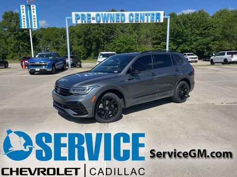 Used 2023 Volkswagen Tiguan SE R-Line FWD image 1