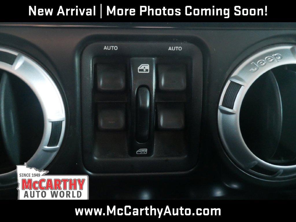 Used 2011 Jeep Wrangler Unlimited Sahara w/ Trailer Tow Group AWD/4WD image 18