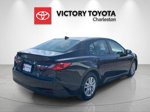 Used 2025 Toyota Camry LE w/ Convenience Package image 7