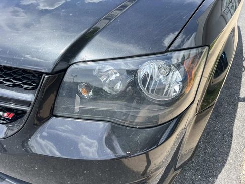 Used 2018 Dodge Grand Caravan GT FWD image 2