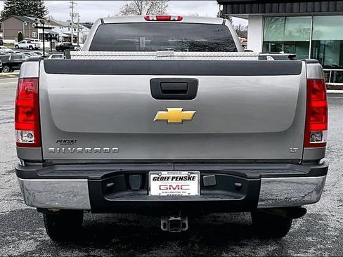 Used 2008 Chevrolet Silverado 2500 LT w/ Snow Plow Prep Package image 8