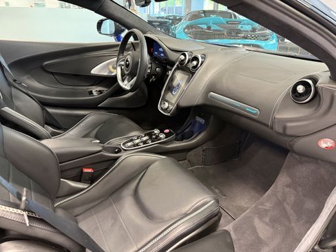 Used 2023 McLaren GT RWD image 16