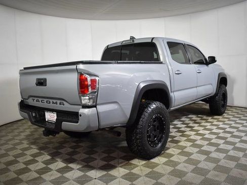 Used 2020 Toyota Tacoma TRD Off-Road w/ TRD Premium Off Road Package image 4