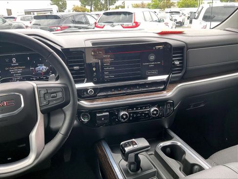 Used 2023 GMC Sierra 1500 Elevation w/ Preferred Package image 8